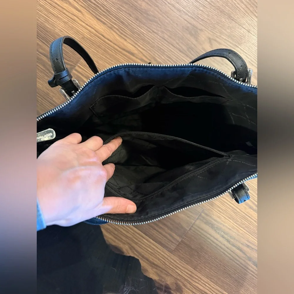 Michael Kors Ciara Tote Bag - Picture 10 of 12